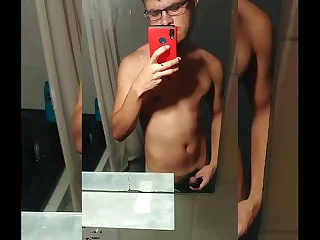 ME METO AL BA&Ntilde;O DE MIS VECINOS Y ME LA CHAQUETEO EN SU Wash-basin